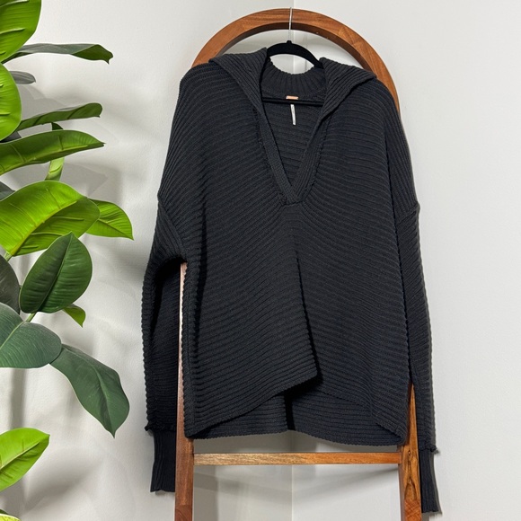 Free People Sweaters - Free People MEDIUM Black Marlie Deep V Fringed Pullover Sweater